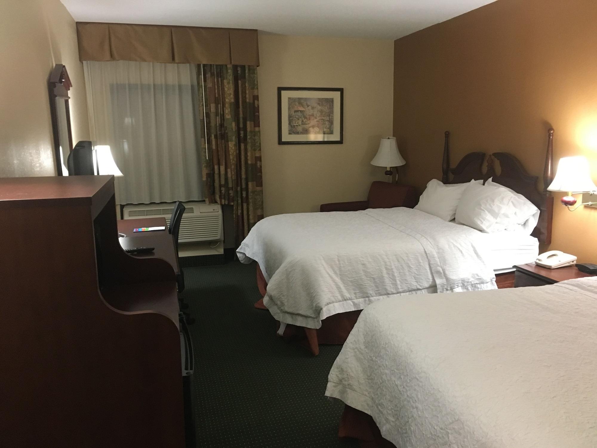 Hampton Inn Bedford Exterior photo