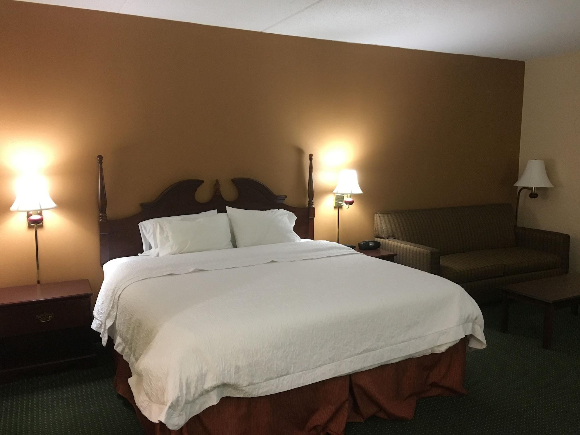 Hampton Inn Bedford Exterior photo