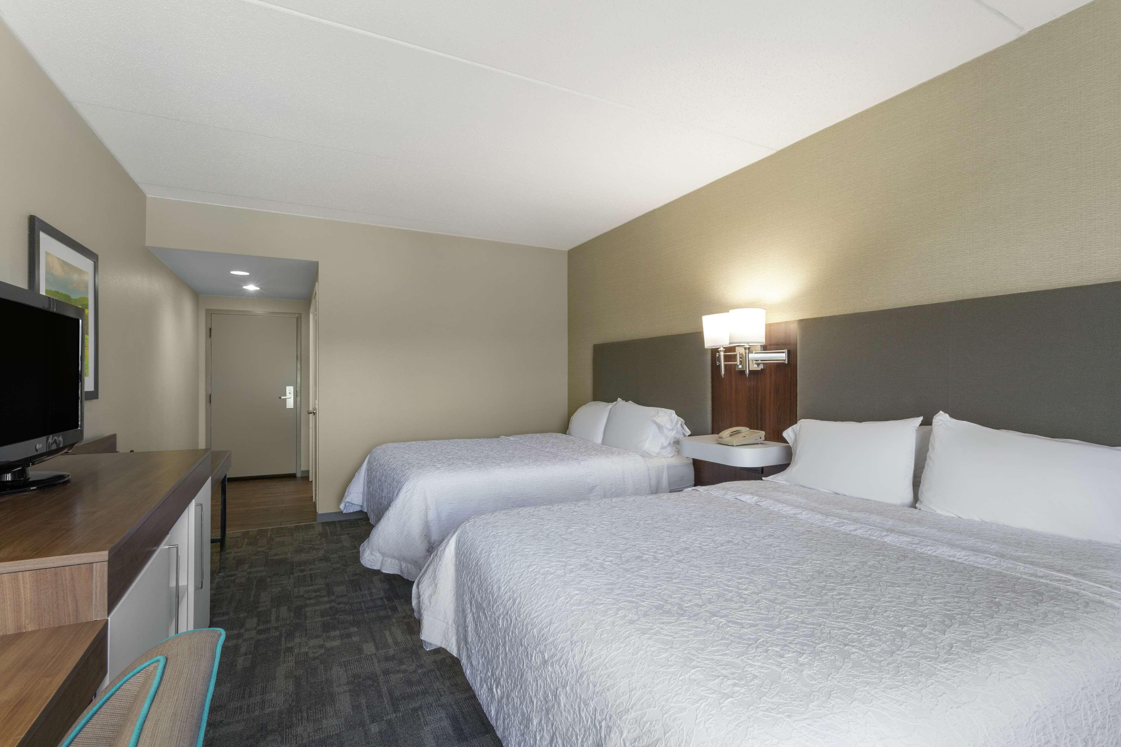 Hampton Inn Bedford Exterior photo