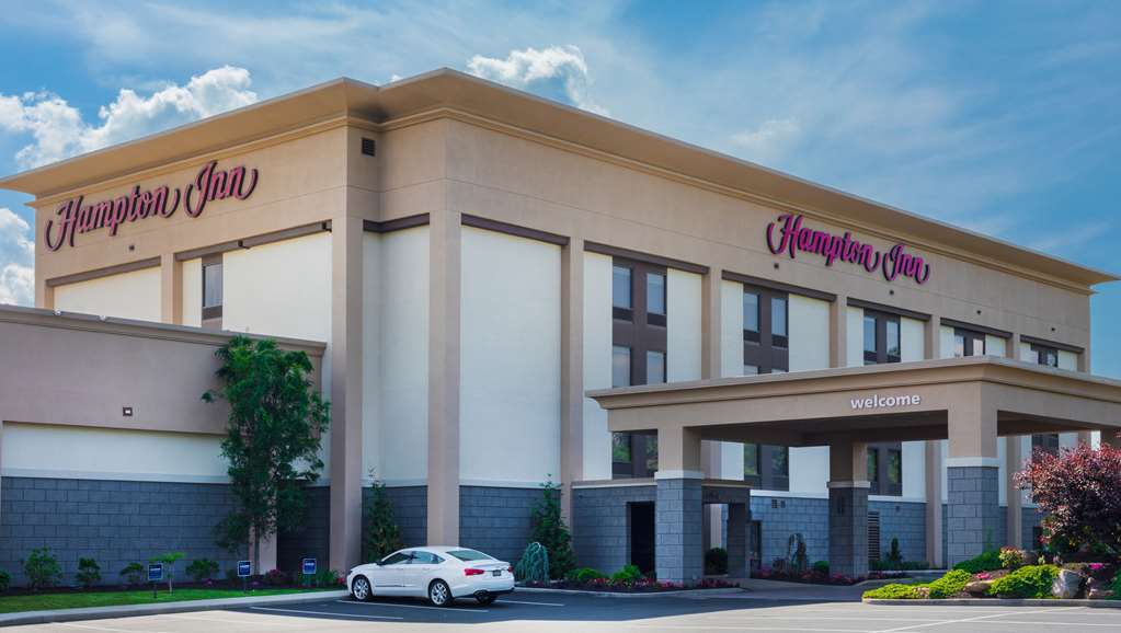 Hampton Inn Bedford Exterior photo